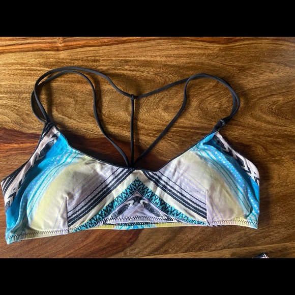 🌊RipCurl🦖SOLD!🦖 Bikini top & bottom size Medium 🌺 - Picture 13 of 13